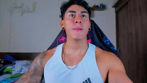 Snapshot of taylor_mclane1 chatting on February 2, 5:33 pm taylor_mclane1 online show from February 2, 5:33 pm