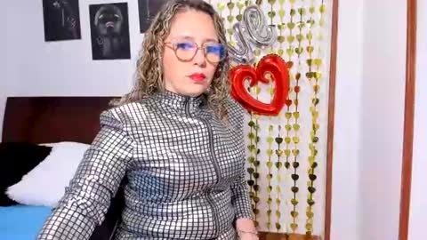 taylorhot72_ online show from July 18, 3:00 am