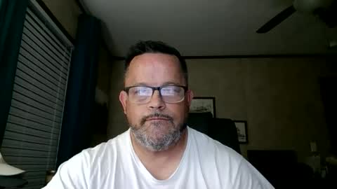 Snapshot of tdhawk87 chatting on June 8, 10:04 am tdhawk87 online show from June 8, 10:04 am