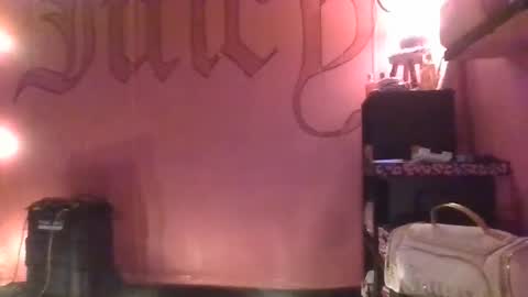 tdiddy222 online show from June 2, 6:37 am