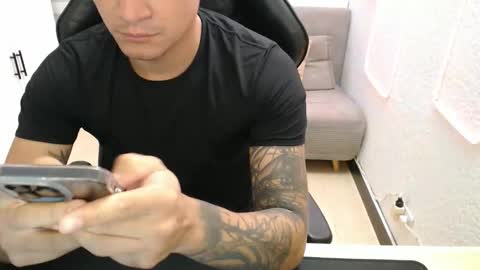 DYNAMITE DUO69 online show from February 10, 12:42 pm