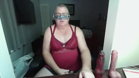 teddy1972 online show from May 7, 7:41 pm