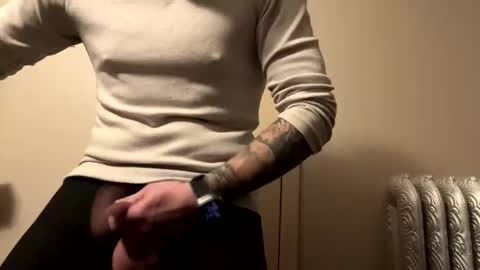 Twizzler online show from December 1, 8:53 pm