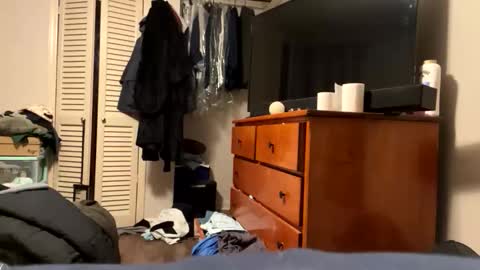 Twizzler online show from November 6, 3:18 am