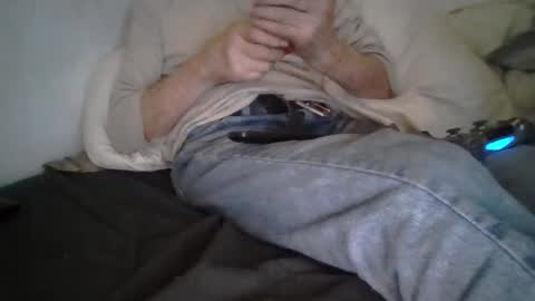 Snapshot of tellias66 chatting on December 3, 2:52 am tellias66 online show from December 3, 2:52 am