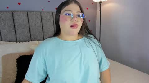 Snapshot of tellme_abby chatting on May 26, 9:22 pm Abby online show from May 26, 9:22 pm