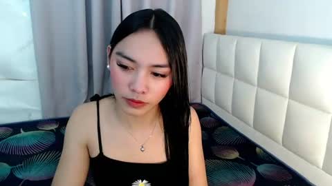 Snapshot of temptmebabyx chatting on June 30, 1:45 pm YOGIRL MAXINE online show from June 30, 1:45 pm