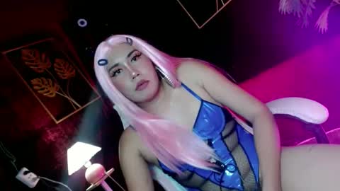 temptressxx_69 online show from May 17, 3:52 pm