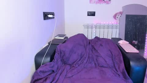 Kira online show from April 6, 10:44 pm