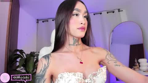 Snapshot of tenshii_jules chatting on February 24, 12:19 am tenshii_jules online show from February 24, 12:19 am