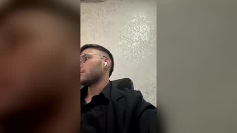 Andres long online show from June 16, 8:11 pm