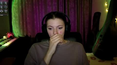 Anny Simpson online show from April 12, 8:14 pm