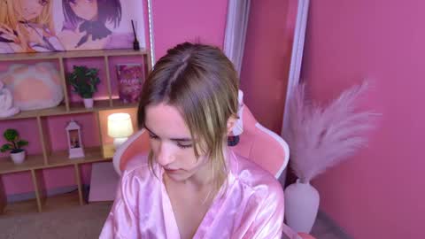 tessa_shy_ online show from May 25, 2:12 pm