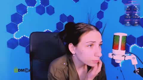 tessa_tea online show from January 18, 12:09 pm