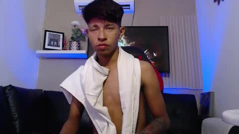 tessachains online show from November 15, 11:43 pm