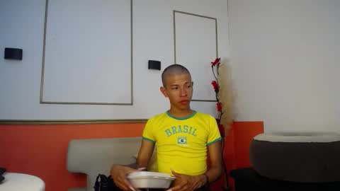 tessachains online show from November 19, 3:39 am