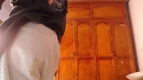 tessachains online show from February 14, 11:23 pm