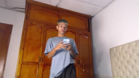 tessachains online show from February 17, 12:45 pm