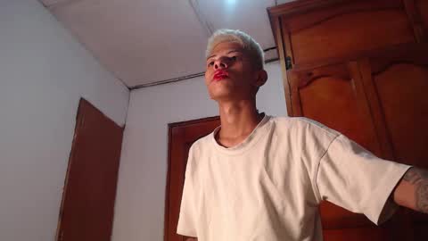 tessachains online show from February 28, 12:06 pm