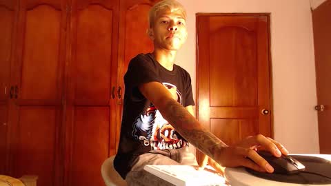 tessachains online show from March 3, 2:18 am