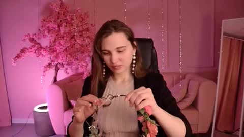 Tessa online show from March 9, 6:06 am