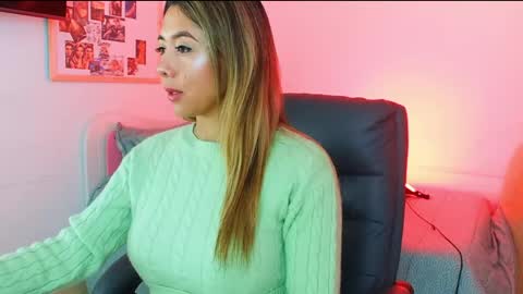 texas_curvykitten online show from April 26, 9:29 am