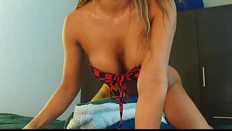texas_curvykitten online show from May 22, 9:04 am