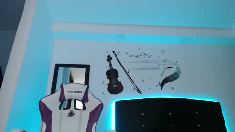 Snapshot of thalia_joness chatting on February 5, 10:53 am Thalia online show from February 5, 10:53 am