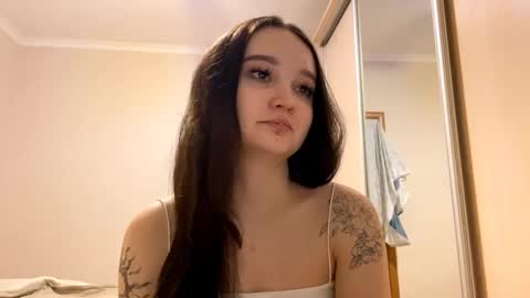 Yumi online show from February 17, 4:35 pm