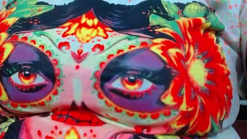  Thalia  online show from April 8, 4:29 pm