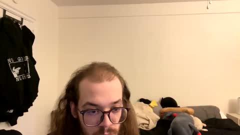 Snapshot of thatuhmguy chatting on January 8, 2:25 am thatuhmguy online show from January 8, 2:25 am