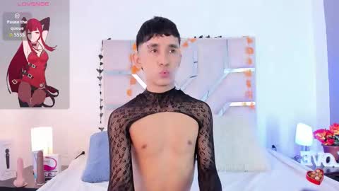 Thayler  online show from November 3, 12:39 pm