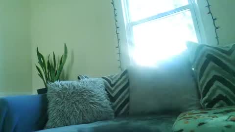 Snapshot of the_cream_team_va chatting on October 20, 8:42 pm The Cream Team VA online show from October 20, 8:42 pm