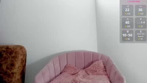 Snapshot of the_latins_hot chatting on January 15, 7:44 pm Alice and Bella online show from January 15, 7:44 pm