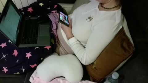 Stephan 34  Cassandra 25 online show from April 12, 8:47 pm