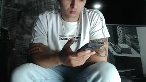 Snapshot of theangelmiguel chatting on December 15, 8:41 am Miguel Angel online show from December 15, 8:41 am