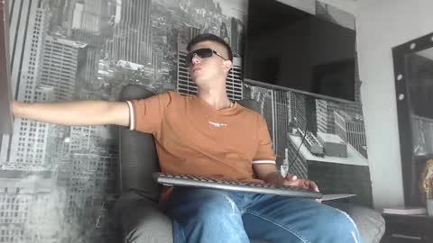 Snapshot of theangelmiguel chatting on January 12, 3:49 am Miguel Angel online show from January 12, 3:49 am