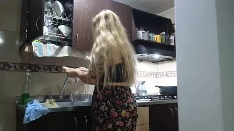 Snapshot of theauroramae chatting on January 9, 3:47 am theauroramae - online show from January 9, 3:47 am