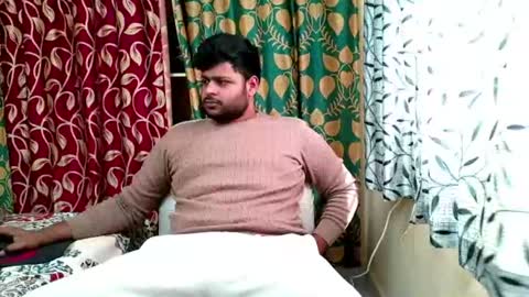 Snapshot of thecuteboyy chatting on July 13, 3:31 am thecuteboyy online show from July 13, 3:31 am