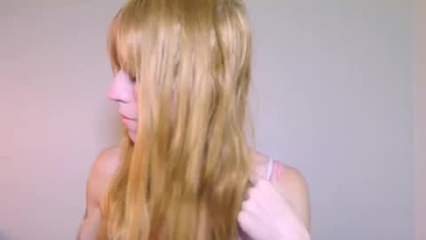 Snapshot of thedollxxxperience chatting on November 10, 4:39 pm Yolanda online show from November 10, 4:39 pm