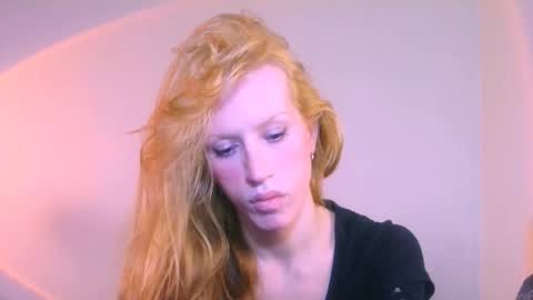 Snapshot of thedollxxxperience chatting on December 18, 4:57 pm Yolanda online show from December 18, 4:57 pm