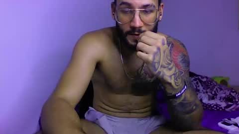 Snapshot of thedragonboyxxx chatting on February 3, 6:22 am thedragonboyxxx online show from February 3, 6:22 am