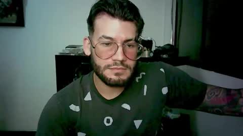 Snapshot of thedragonboyxxx chatting on March 11, 4:18 am thedragonboyxxx online show from March 11, 4:18 am