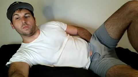 Snapshot of theetwohander chatting on June 17, 2:47 am Theetwohander online show from June 17, 2:47 am