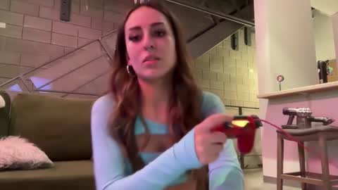 Snapshot of thegabzilla chatting on January 17, 3:44 am thegabzilla online show from January 17, 3:44 am