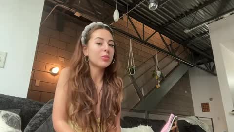 Snapshot of thegabzilla chatting on March 25, 6:25 pm thegabzilla online show from March 25, 6:25 pm