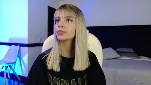 Peyton online show from April 6, 3:48 am