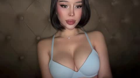 Snapshot of thegreat_legacy chatting on March 3, 1:50 pm Elle dont forget to folloW me and thumbs up online show from March 3, 1:50 pm