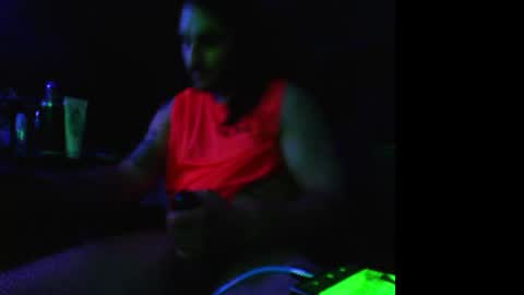 Snapshot of thehammer21992 chatting on June 7, 7:56 am dontbeshybby online show from June 7, 7:56 am