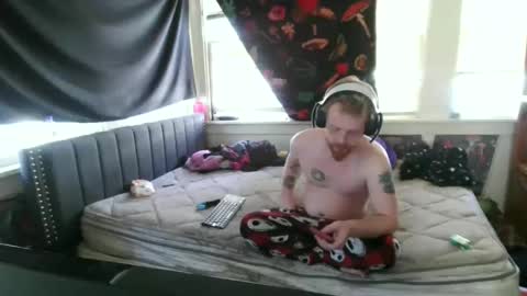 fuzzyfox online show from October 11, 6:50 pm